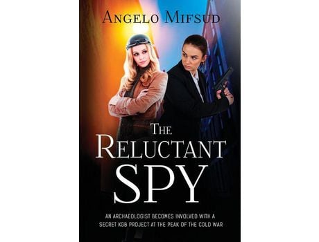 Livro The Reluctant Spy de Angelo Mifsud ( Inglês )