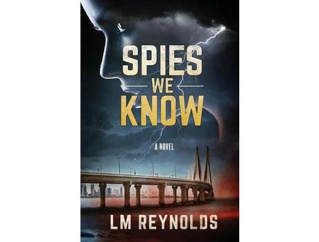 Livro Spies We Know de LM Reynolds ( Inglês )