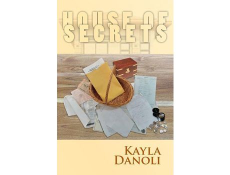 Livro House Of Secrets de Kayla Danoli ( Inglês )