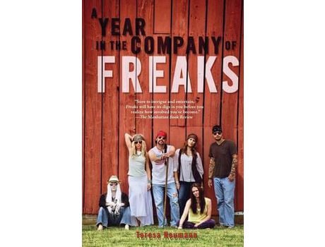 Livro A Year In The Company Of Freaks de Teresa Neumann ( Inglês )