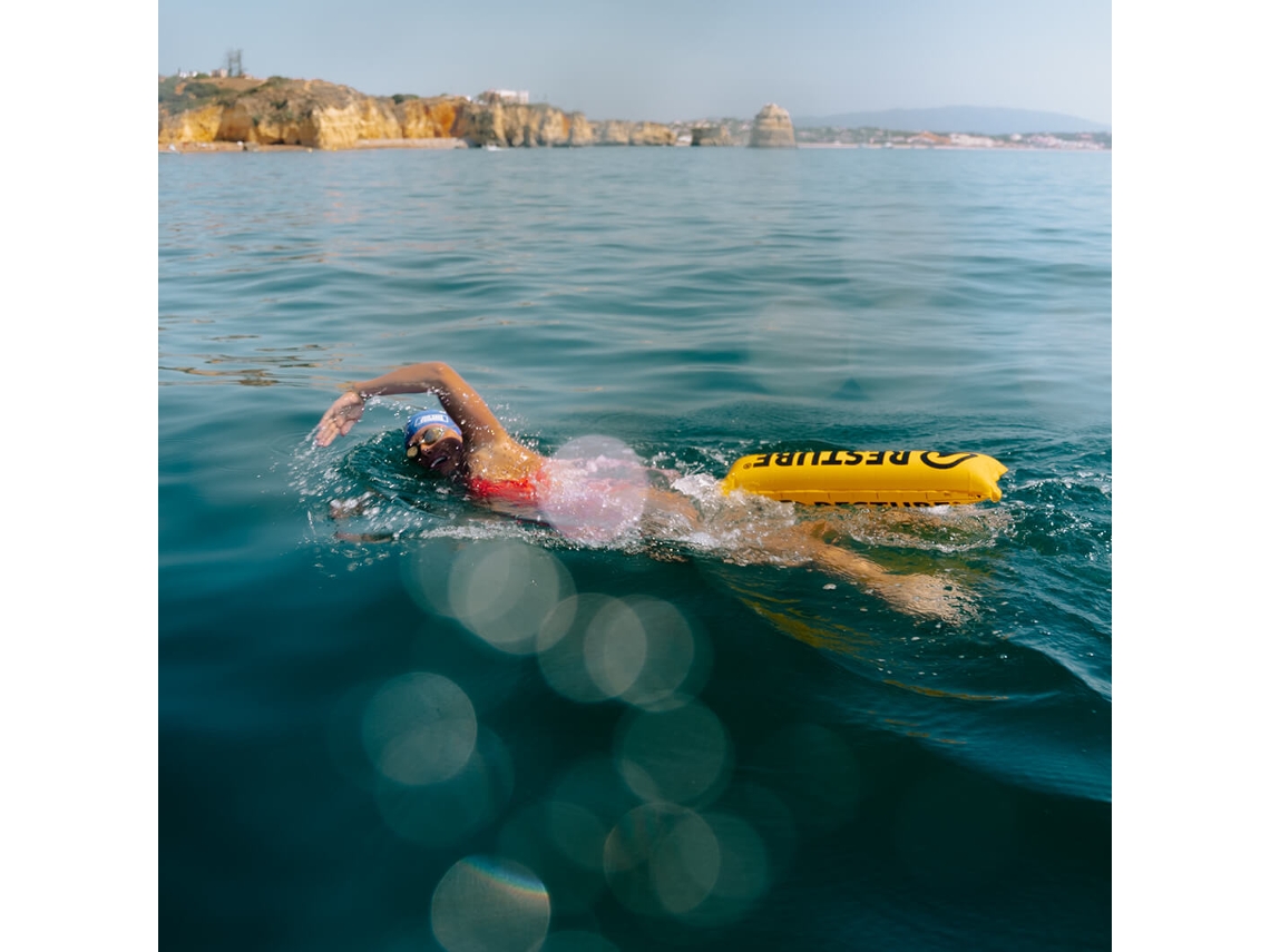 Por que usar bóias de segurança para nadar em águas abertas?
