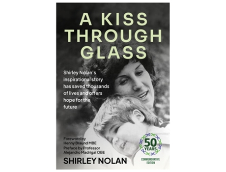 Livro A Kiss Through Glass de Prof Alejandro Madrigal OBE (Inglês)