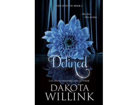 Livro Defined paperback Or Softback de Willink Dakota (Inglês)