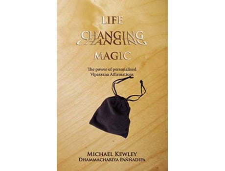 Livro Life Changing Magic de Michael Kewley (Inglês)